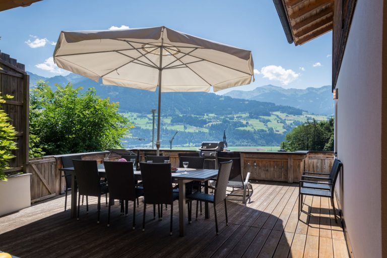 Ferienhaus Chalet Schlossblick - Vomp